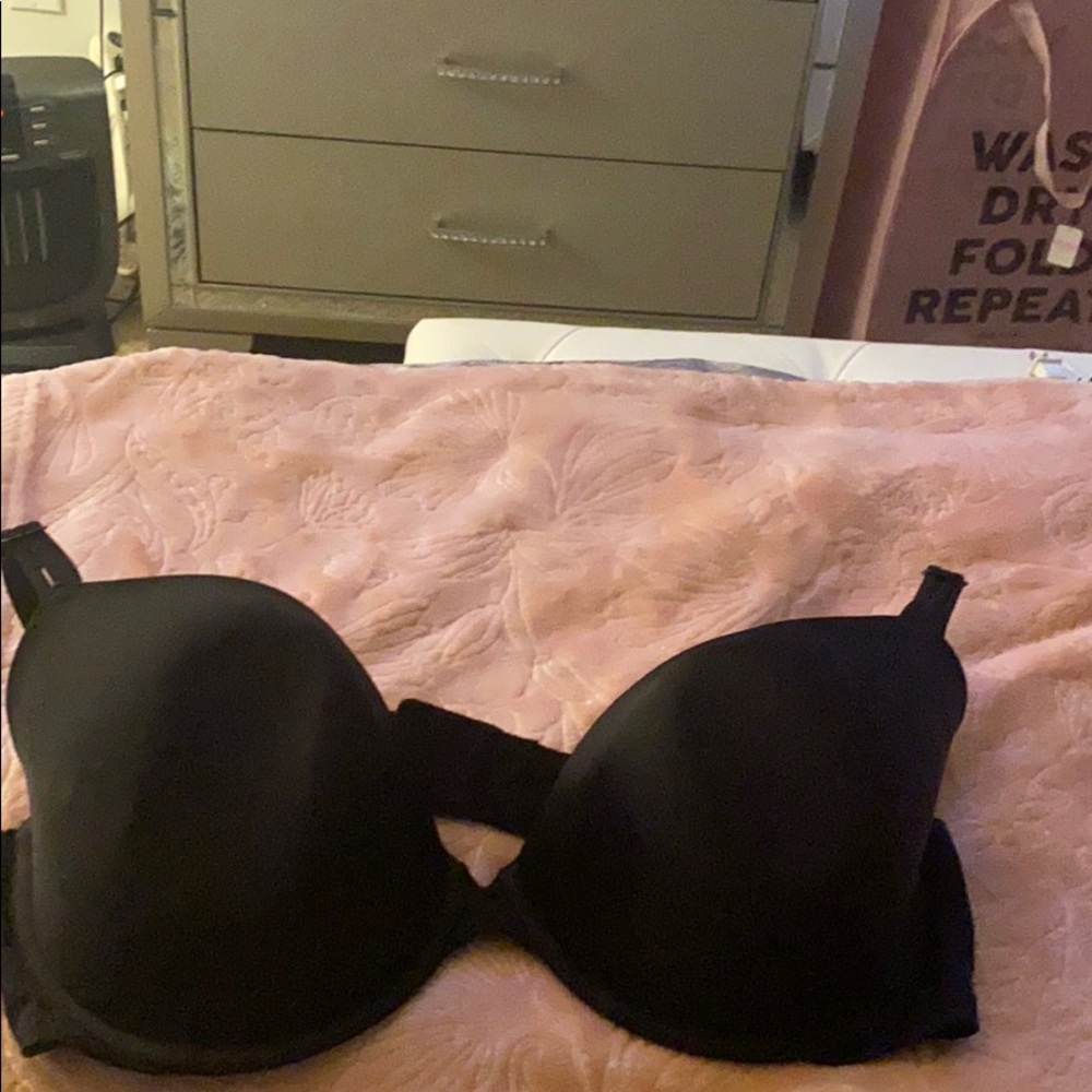 Black VS Bra